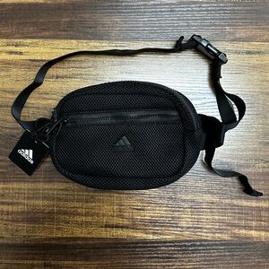 💥SALE💥 NWT ADIDAS MESH FANNY PACK